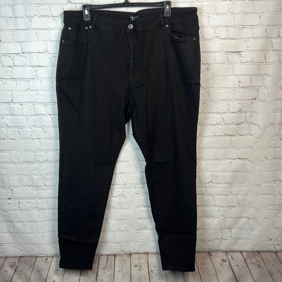 BloomChic Black Stretchy High Rise Jeans Plus Size 20 (2X) & 26 (4X) - Picture 3 of 7